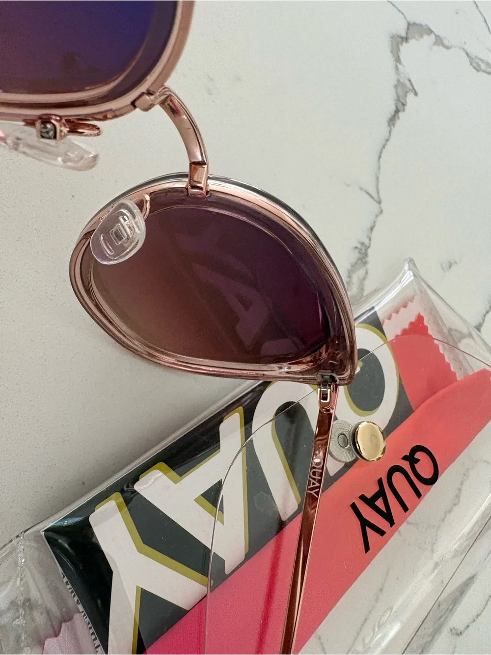 Quay Australia Flat Out Sunglasses — Pink /gold Gradient Lenses